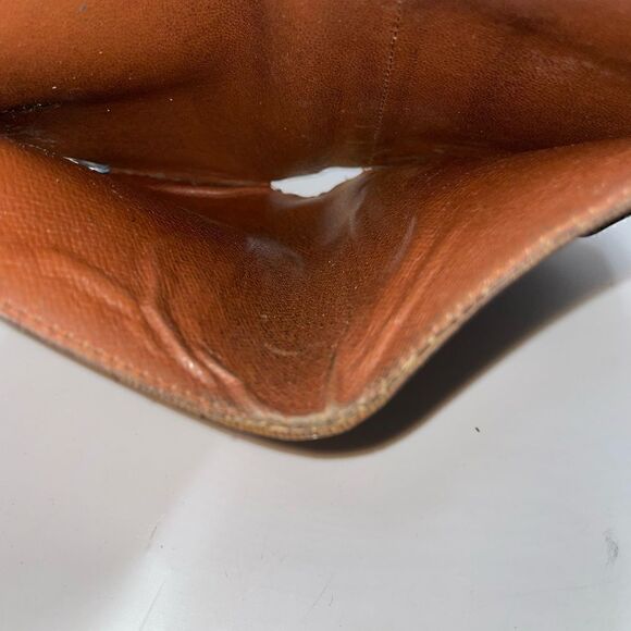 Authentic Louis Vuitton Monogram Kisslock Wallet - Picture 4 of 8